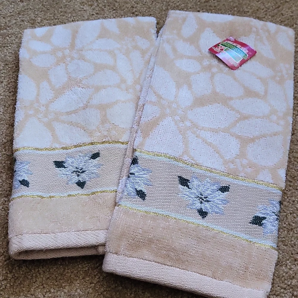 Christmas Poinsettia Hand Towels - Set of 2 - Size 14 x 24